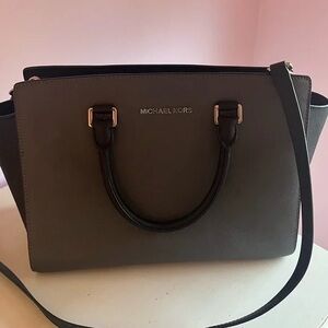 Micheal Kors Purse
